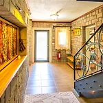 Villa Stonehouse-1