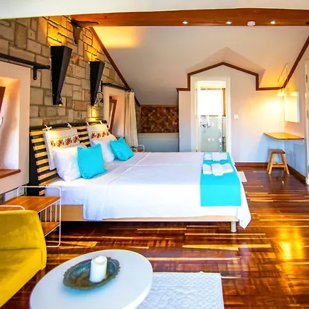 Villa Stonehouse-1 *