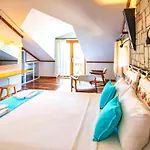 Stonehouse-1 Vila