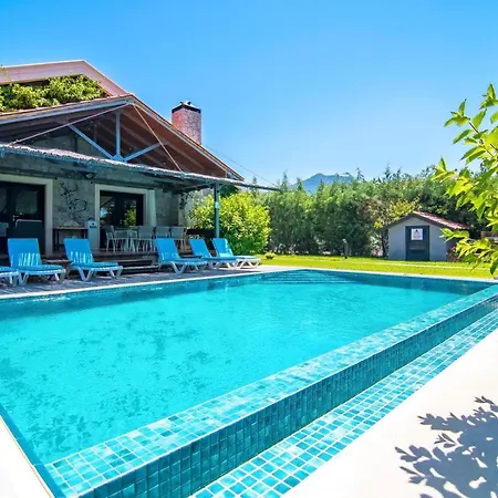 Stonehouse-1 Vila