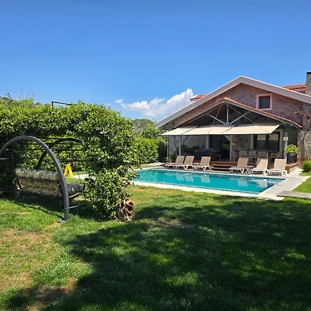 Stonehouse-1 Vila *