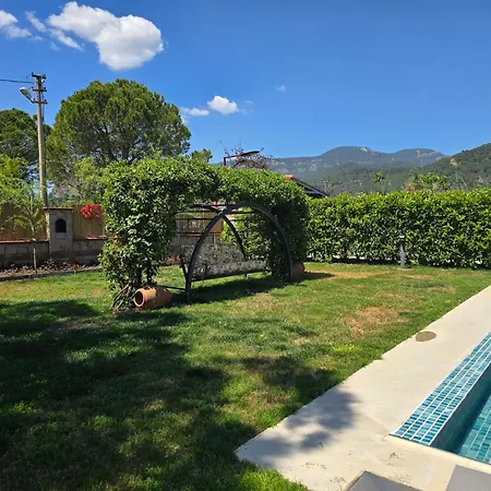 Stonehouse-1 Vila