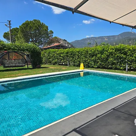 Stonehouse-1 Vila *