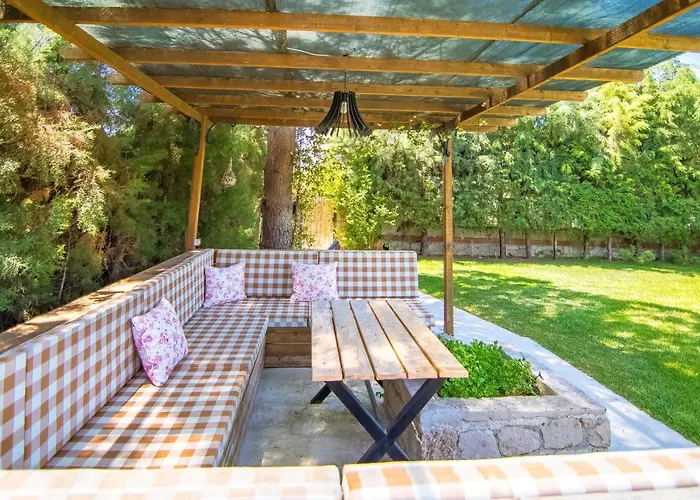 Вилла Stonehouse-1 *